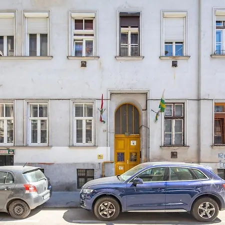 And Cozy * Budapest