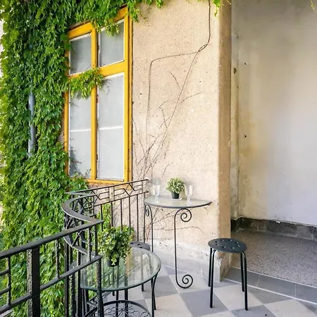 And Cozy Apartment *